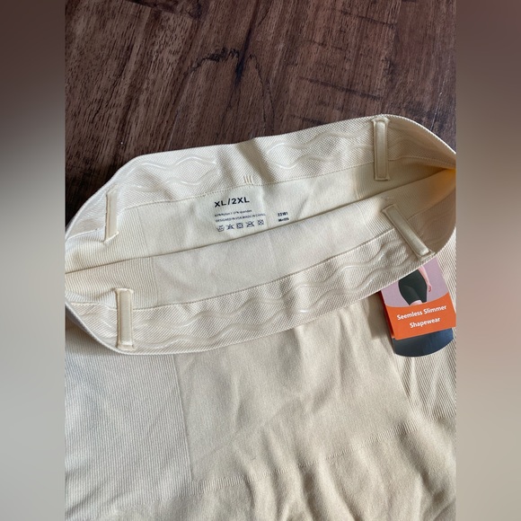 NEW HIGH WAISTED SHORT BODY SHAPER, XL/XXL - Picture 15 of 16